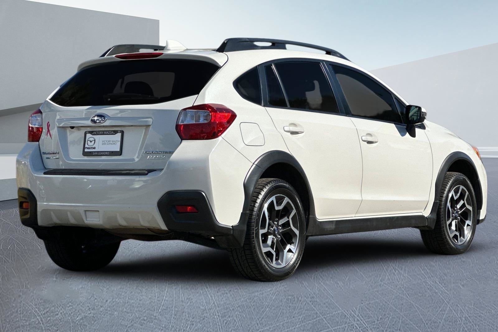 Used 2016 White Subaru 2.0i Limited image 4
