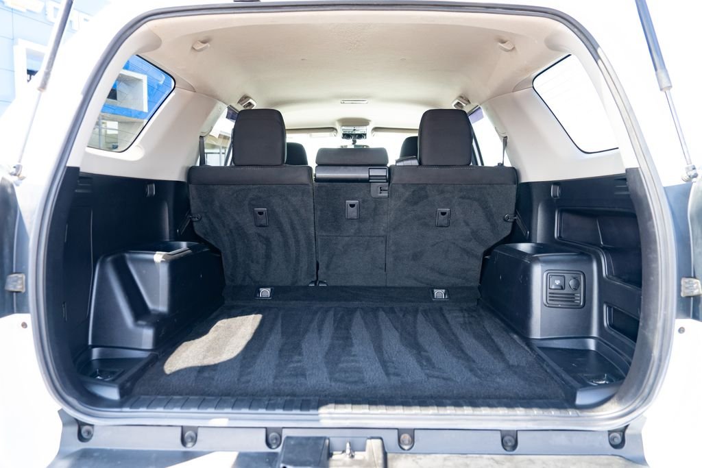 Used 2018 Super White Toyota TRD Off-Road image 9