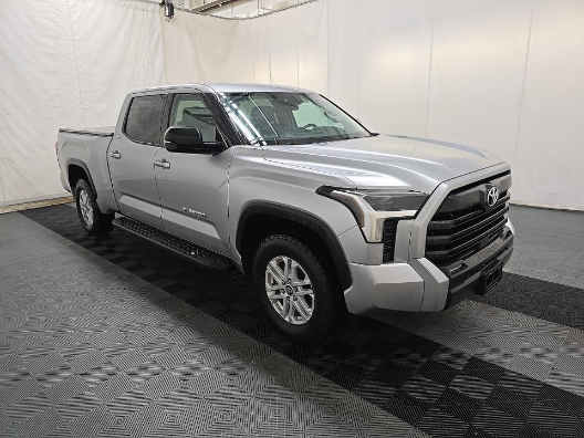 Used 2022 Toyota Tundra SR5 with VIN 5TFLA5EC7NX008542 for sale in Kansas City