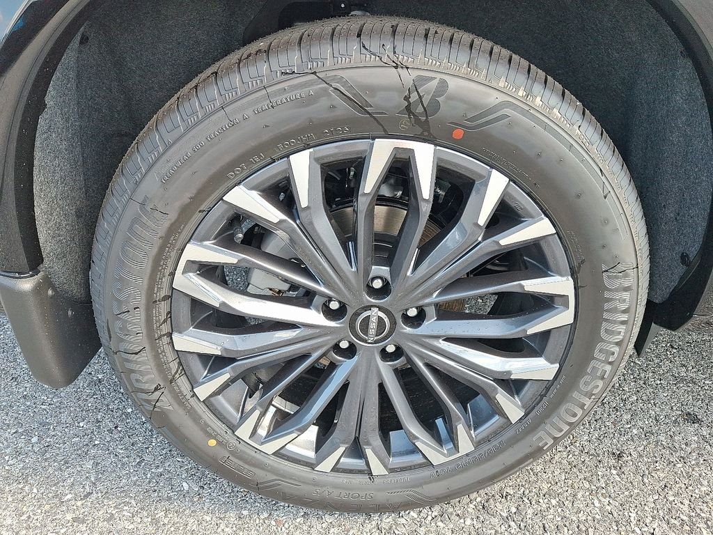 New 2026 Everest White Pearl TriCoat / Super Black Two-tone Nissan Platinum image 5