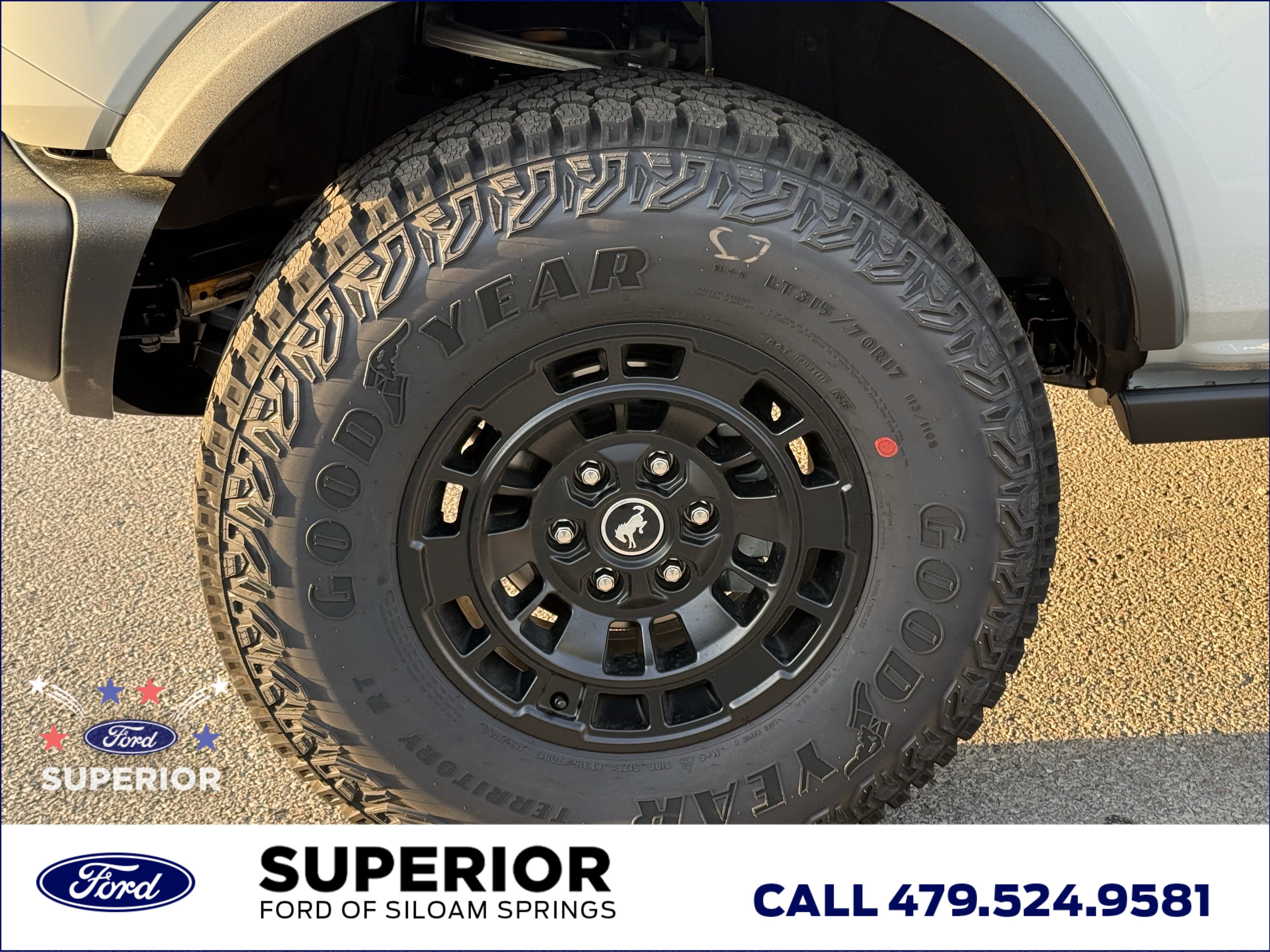 New 2026 Avalanche Gray Ford Badlands 4WD image 14