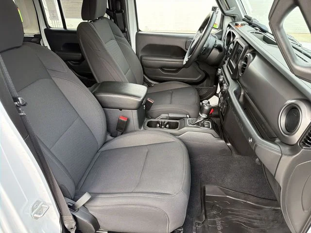 Used 2022 White Jeep Unlimited Sport S image 25
