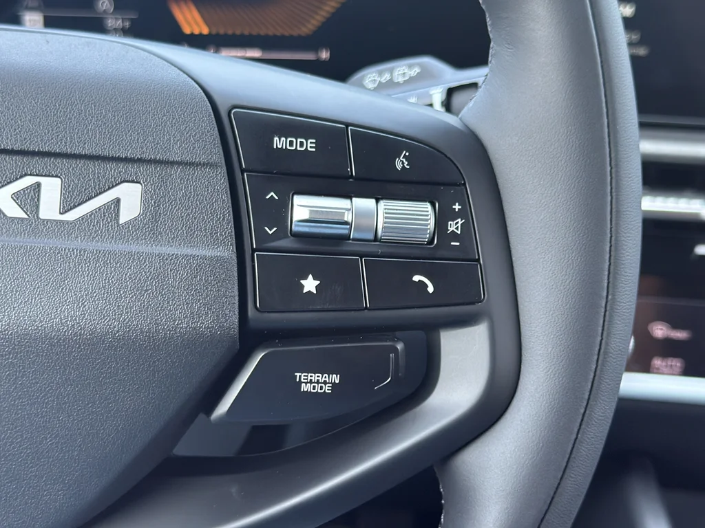New 2026 Glacial White Pearl Kia X-Line image 18