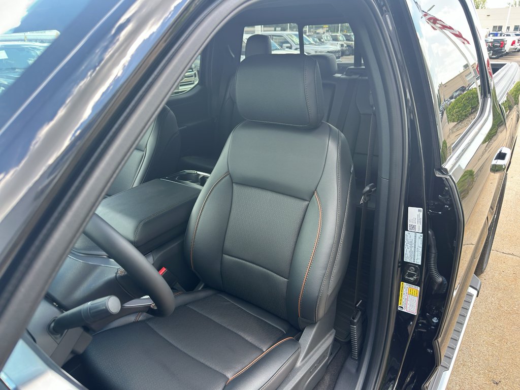 New 2026 Agate Black Metallic Ford Lariat® image 31