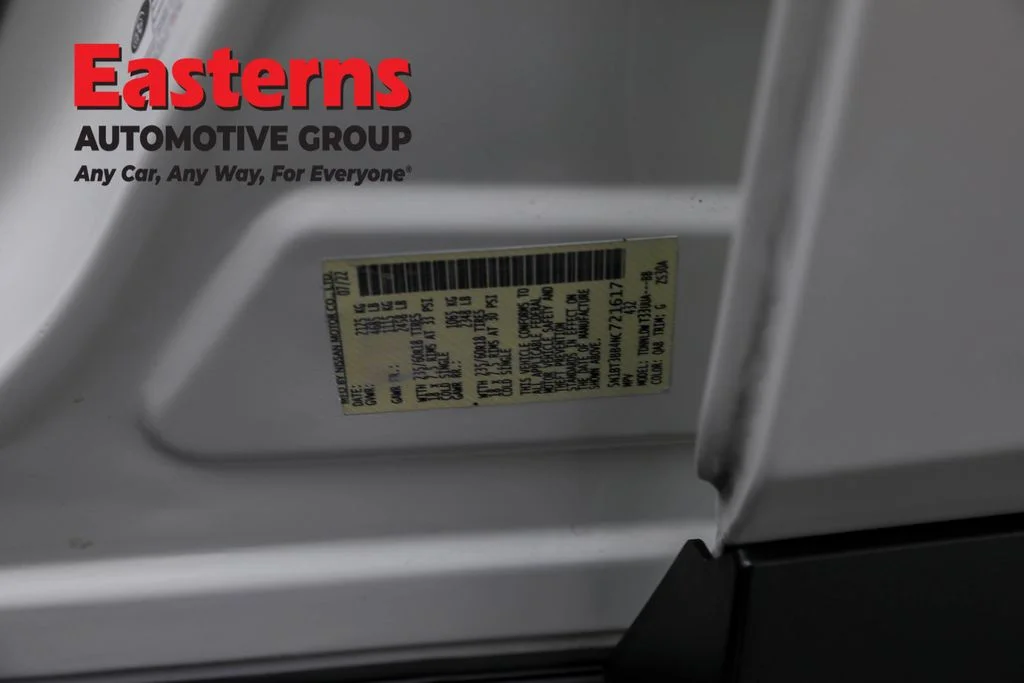 Used 2022 White Nissan SV image 33