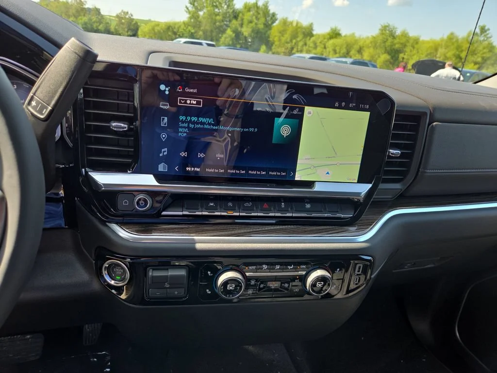New 2026 Summit White Chevrolet LT (2FL) image 14