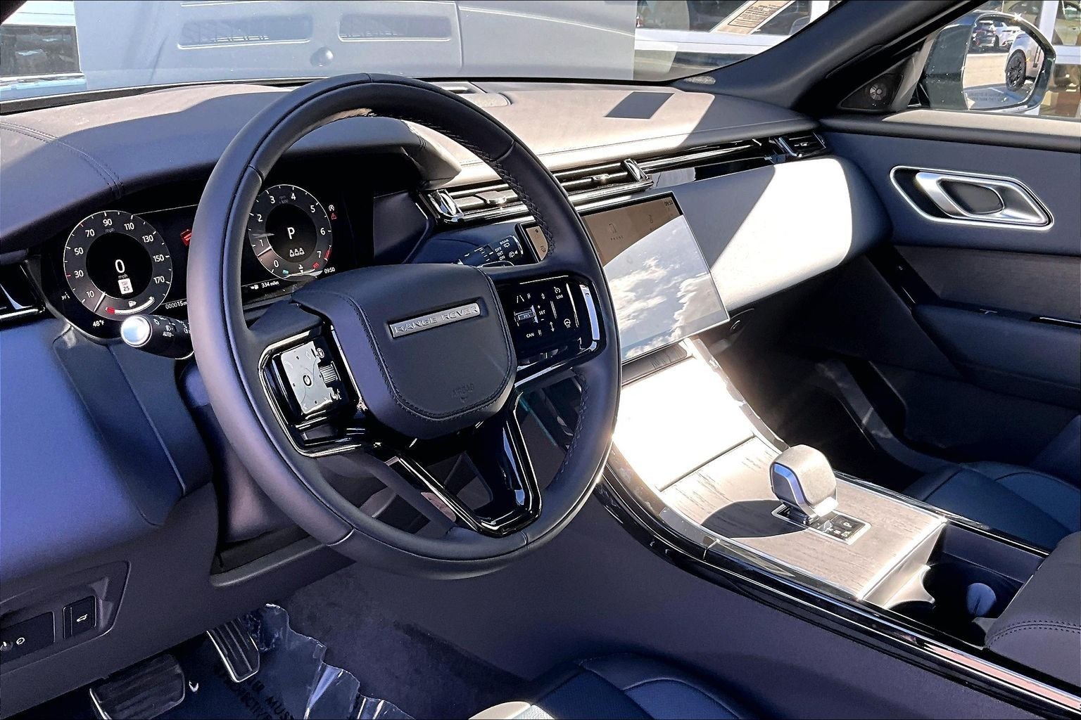 2026 Land Rover Range Rover Velar Dynamic SE - Photo 6