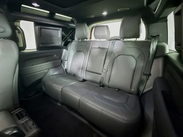 New 2026 Sedona Red Metallic Land Rover X-Dynamic SE image 24