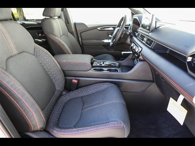 2025 Honda Pilot Sport - Photo 13