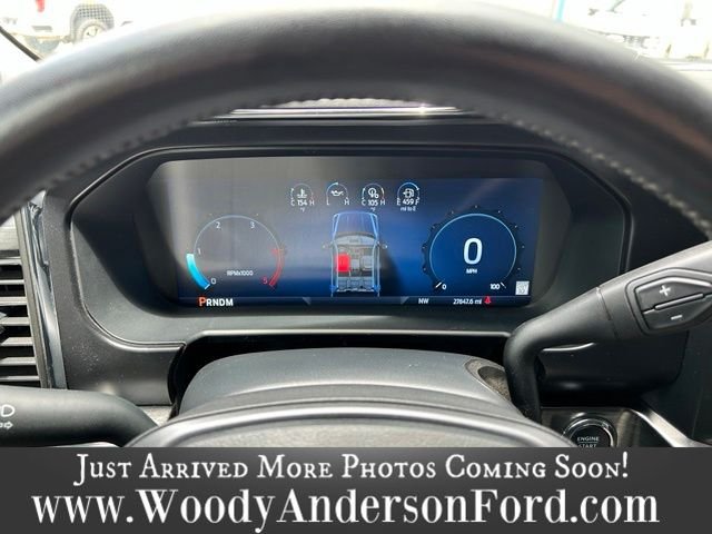 Used 2024 Gray Metallic Ford Lariat image 10