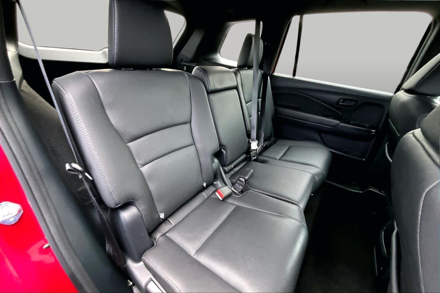 Used 2023 Radiant Red Metallic II Honda EX-L image 41