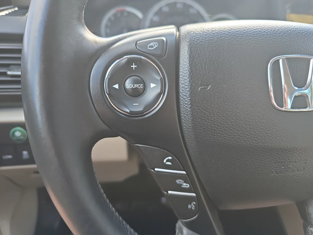 Used 2015 Beige Honda EX-L image 16
