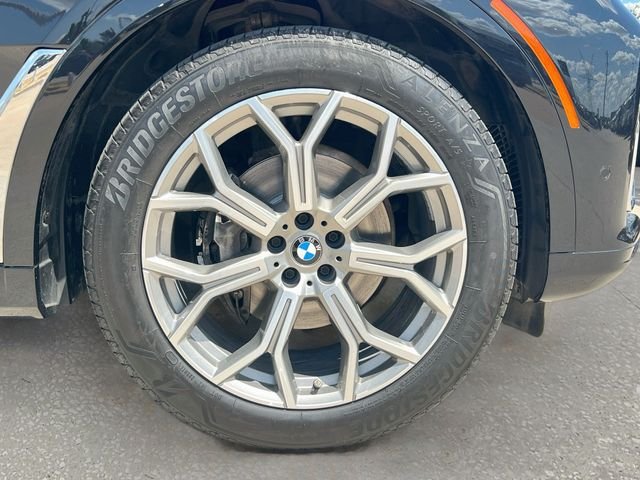Used 2022 Black BMW xDrive40i image 35