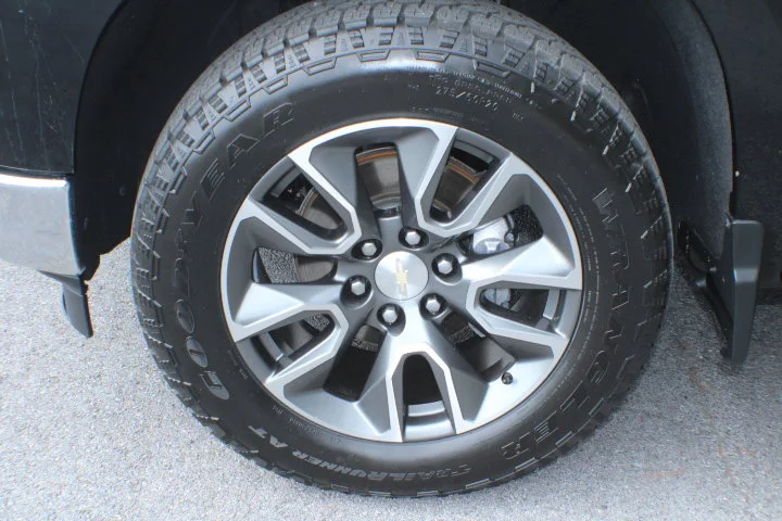 Used 2022 Black Chevrolet LT (2FL) image 5