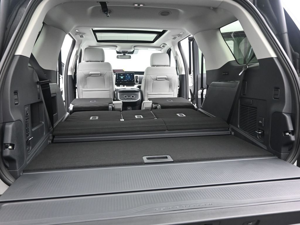 New 2026 Star White Metallic Tri-Coat Ford Active image 22