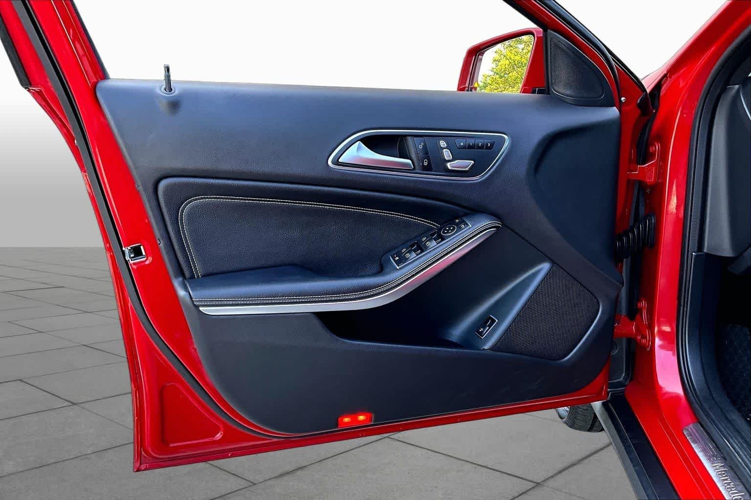 Used 2018 Jupiter Red Mercedes-Benz GLA 250 image 22