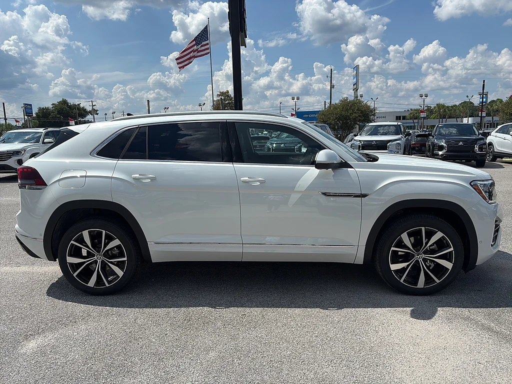 New 2026 Opal White Pearl Volkswagen 2.0T SEL Premium R-Line 4MOTION image 4