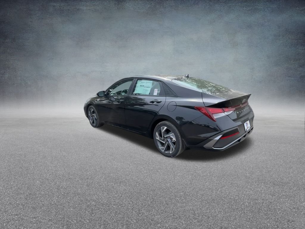 Certified Used 2025 Abyss Black Hyundai SEL Sport image 18
