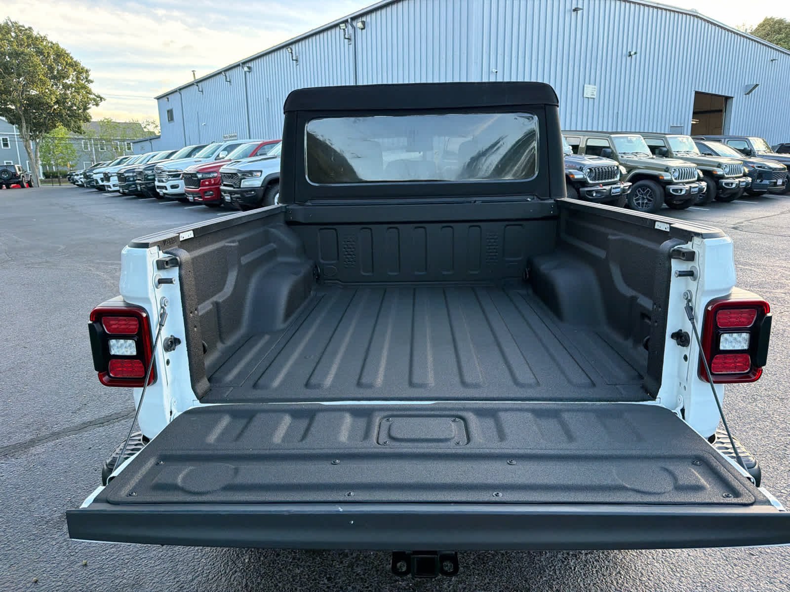 Used 2024 Bright White Clearcoat Jeep Rubicon image 19