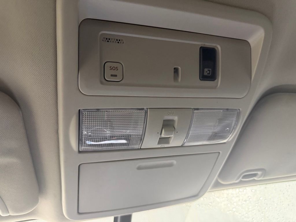 Used 2016 Red Nissan Platinum Reserve image 23