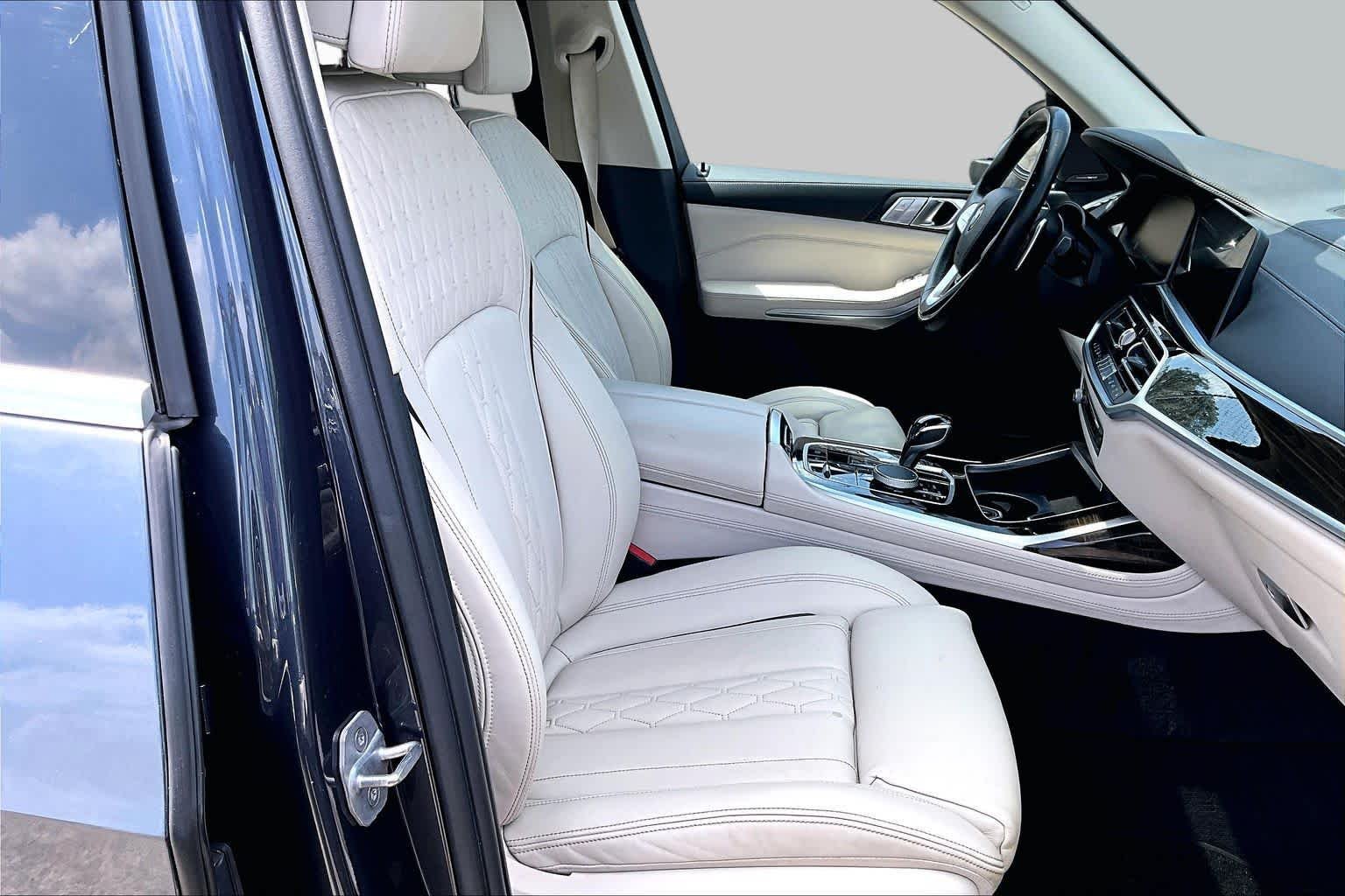 Used 2020 Arctic Gray Metallic BMW xDrive40i image 9