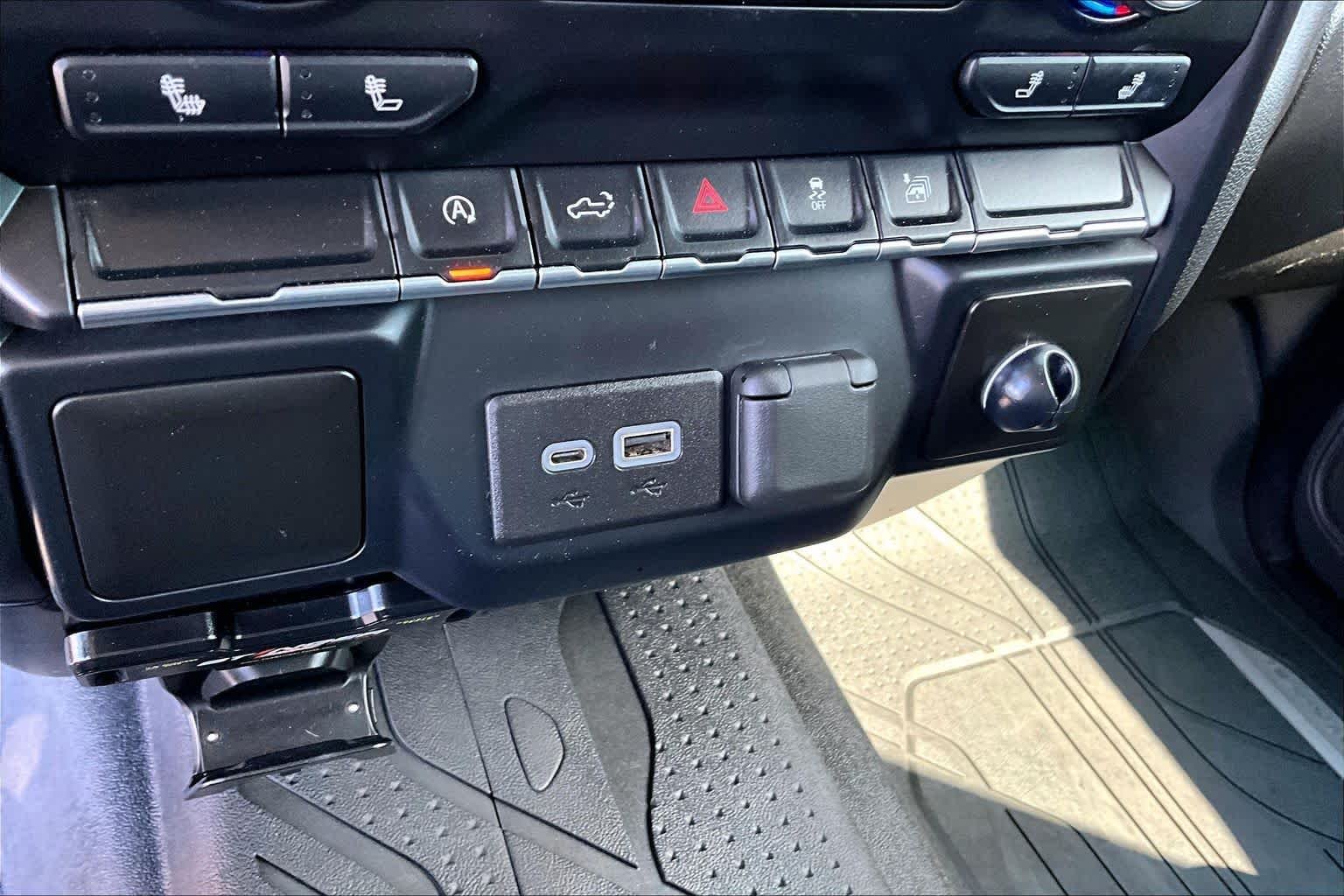 Used 2020 Black Chevrolet LT image 33