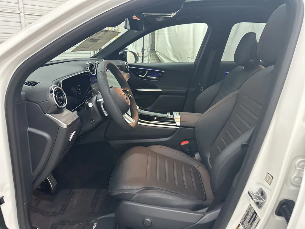 Used 2026 White Mercedes-Benz GLC 300 image 17