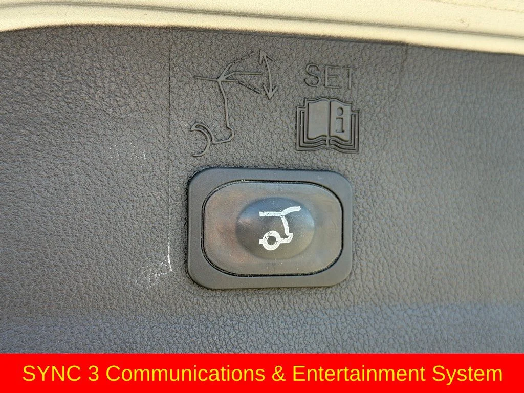 Used 2016 Silver Ford SE image 15