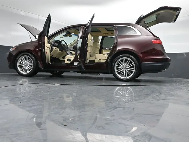 Used 2019 Burgundy Velvet Metallic Tinted Clearcoat Lincoln Reserve image 58