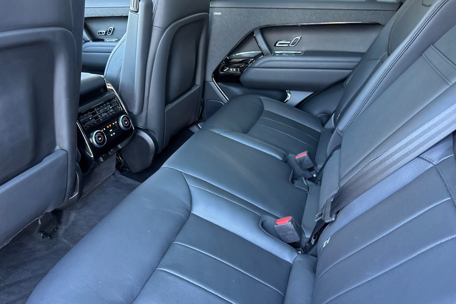 Used 2023 Gray Land Rover SE image 12