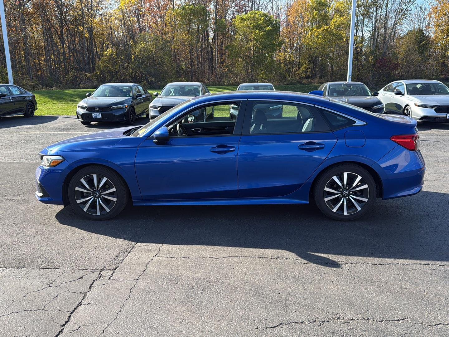 Used 2024 Aegean Blue Metallic Honda EX image 10