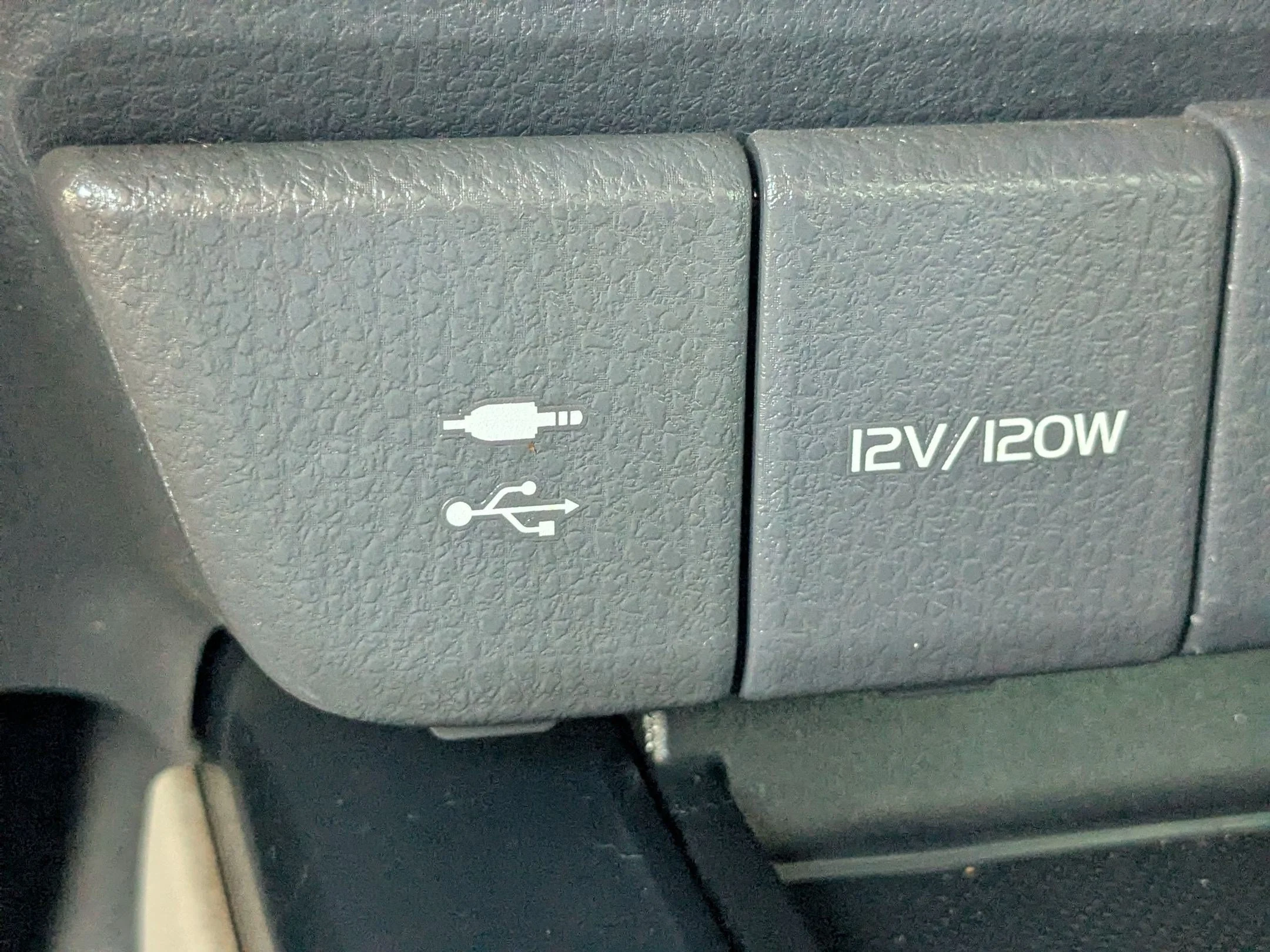 Used 2018 Super White Toyota SE image 25