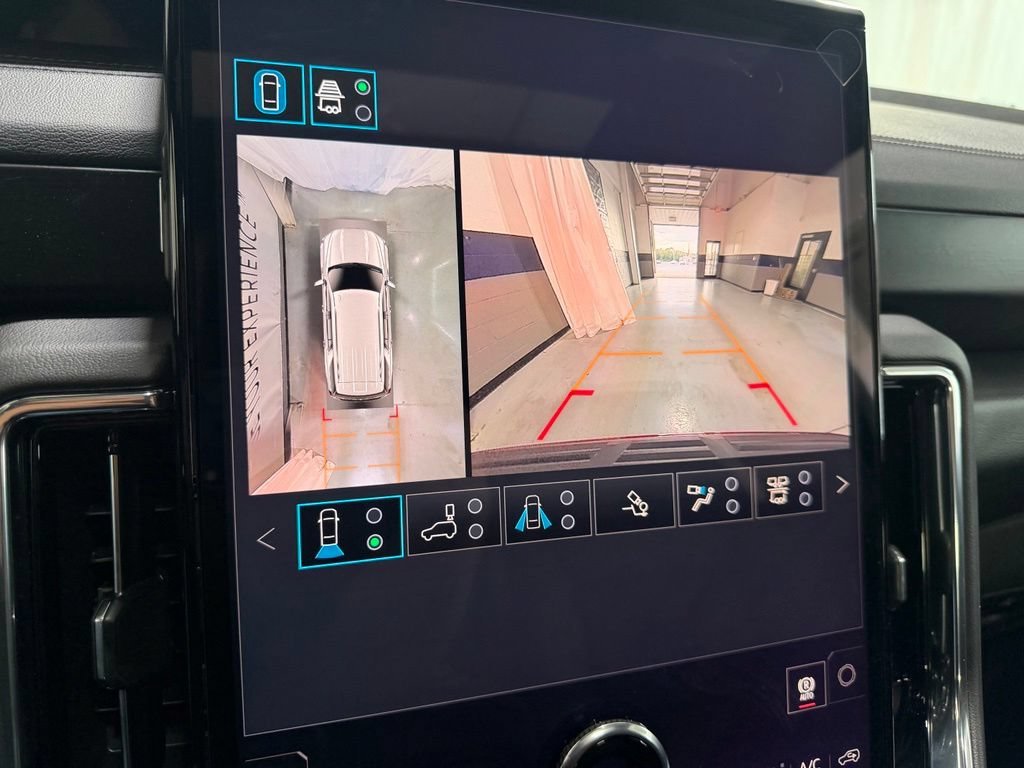 2026 GMC Yukon Denali - Photo 19