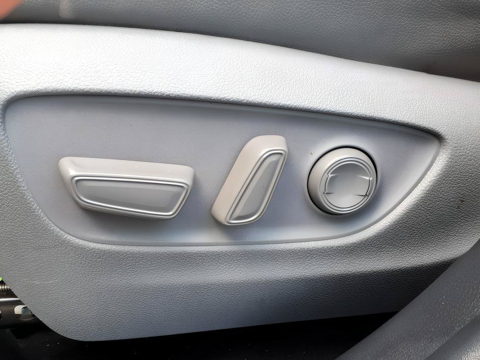 Used 2022 Celestial Silver Metallic Toyota Platinum image 18