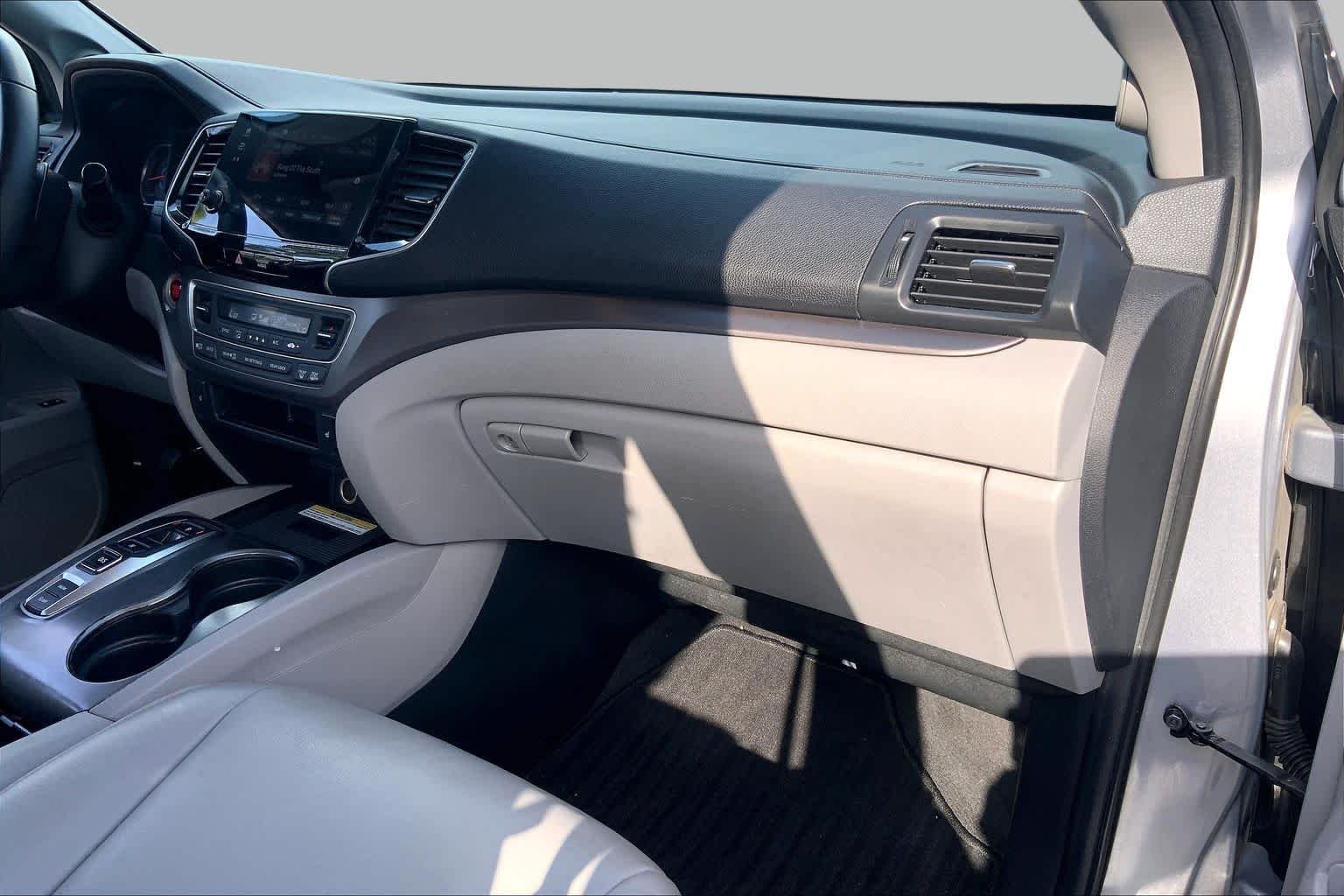 Used 2021 Lunar Silver Metallic Honda Special Edition image 19
