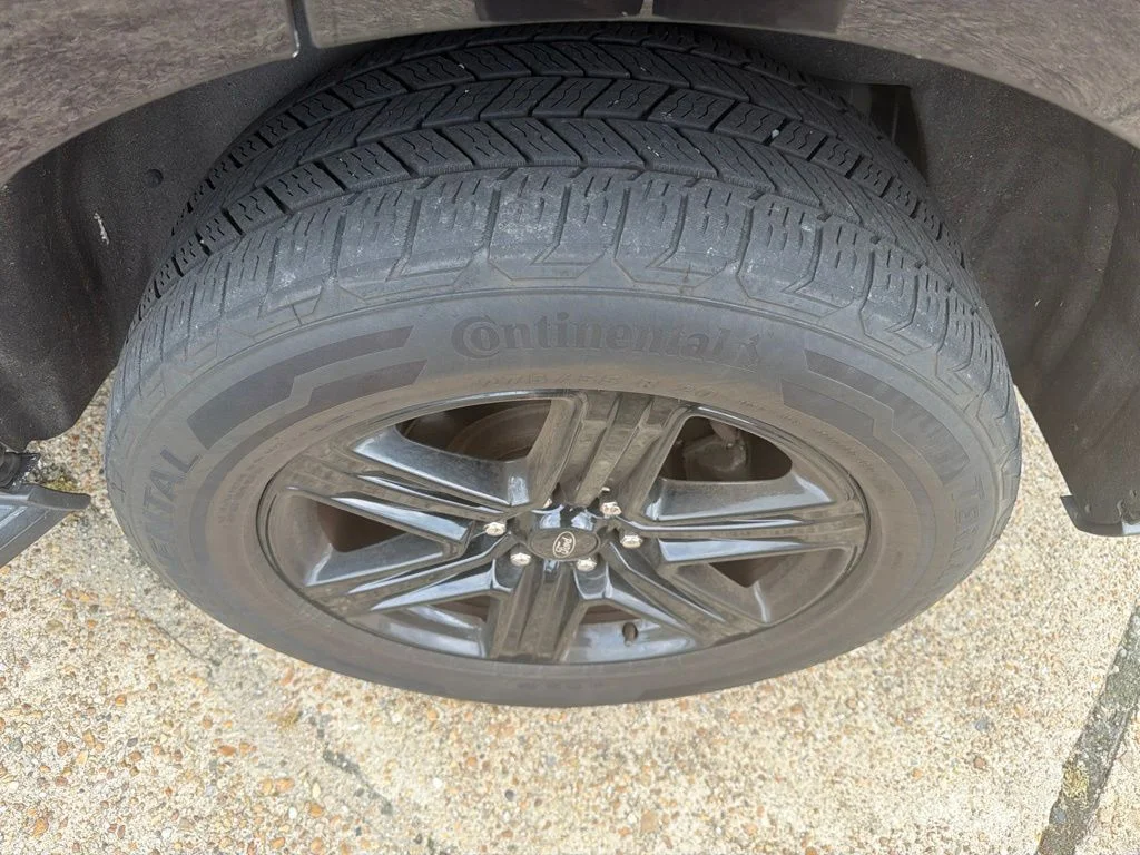 Used 2020 Black Ford XLT image 13
