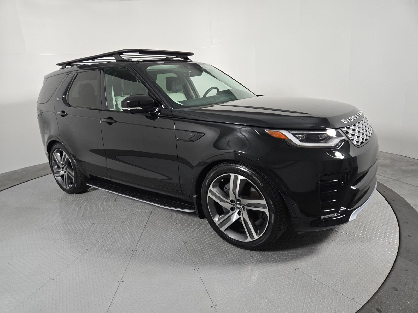Used 2026 Santorini Black Metallic Land Rover Gemini Edition image 16