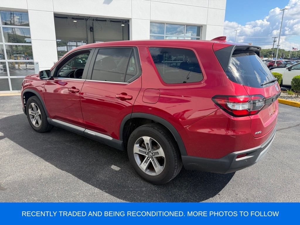 Used 2025 Red Honda EX-L image 4