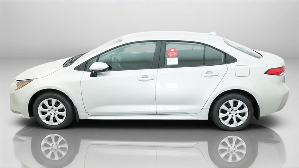 New 2027 Classic Silver Metallic Toyota LE image 2