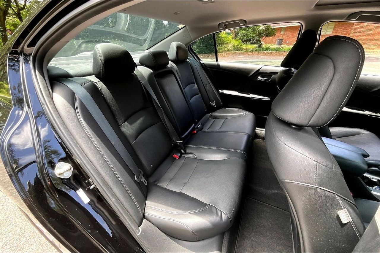 Used 2014  Honda EX-L image 22