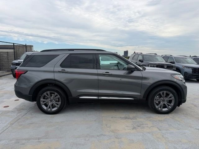 Used 2025 Gray Ford Active image 8
