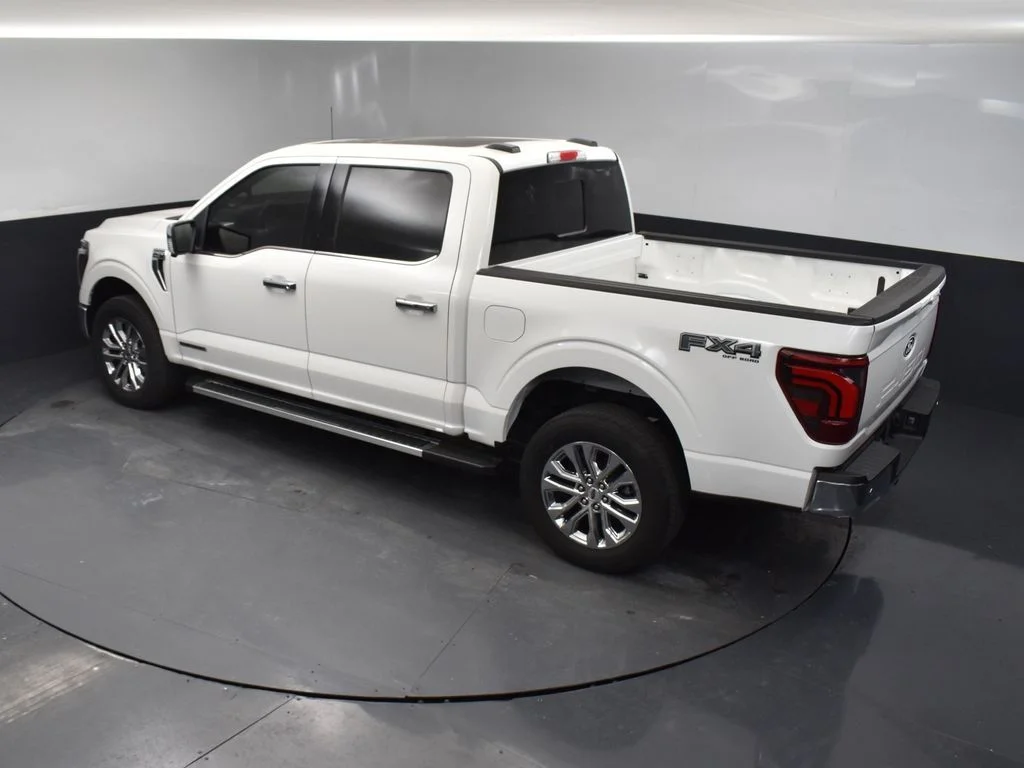 New 2025 White Ford Lariat image 37