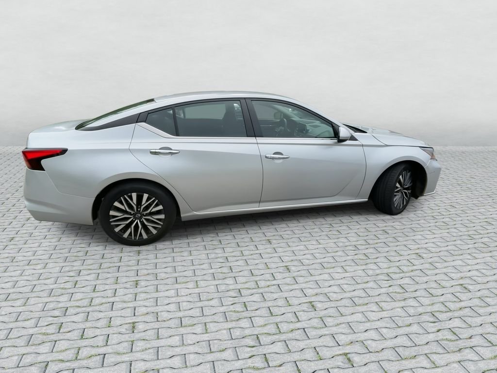 Certified Used 2023 Silver Nissan 2.5 SV image 8