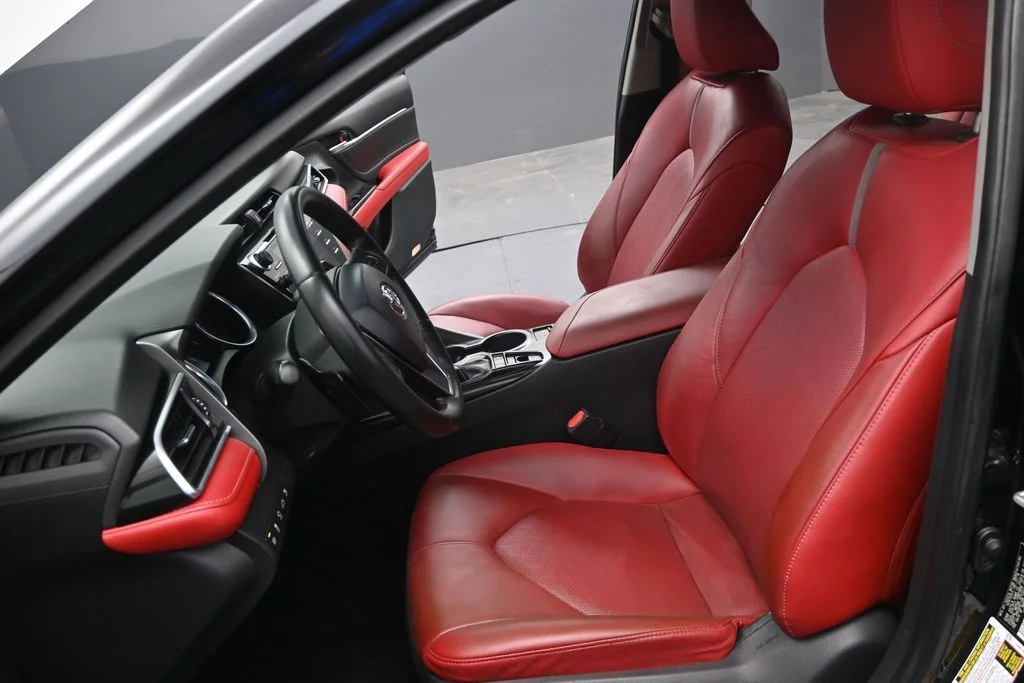 Used 2018 Midnight Black Metallic Toyota XSE image 16