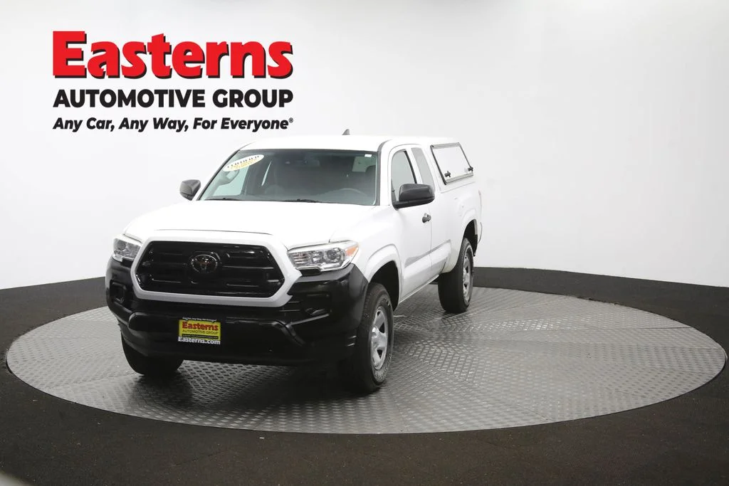 Used 2018 White Toyota SR image 52