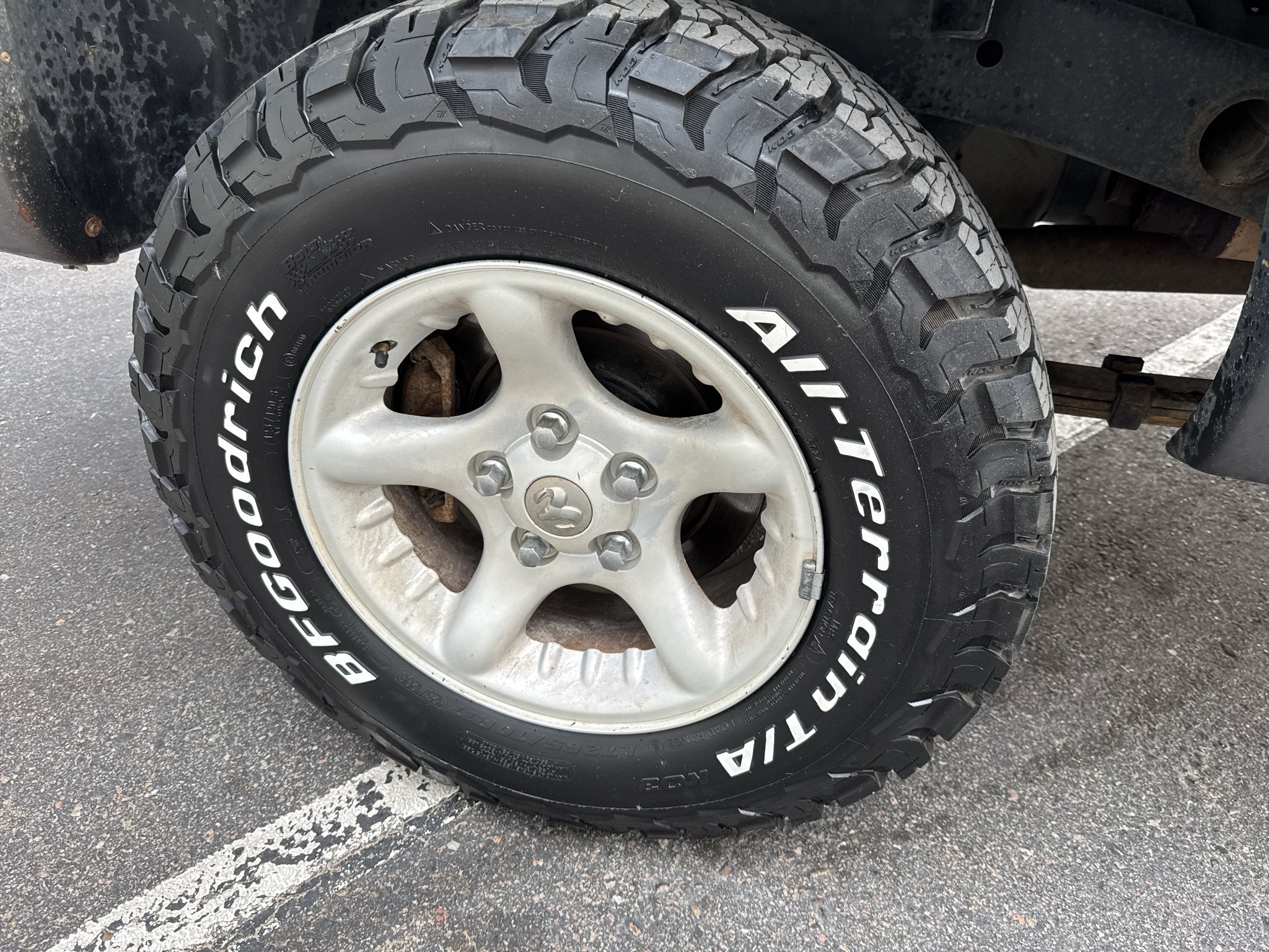 Used 2005 Gray Dodge SLT image 27