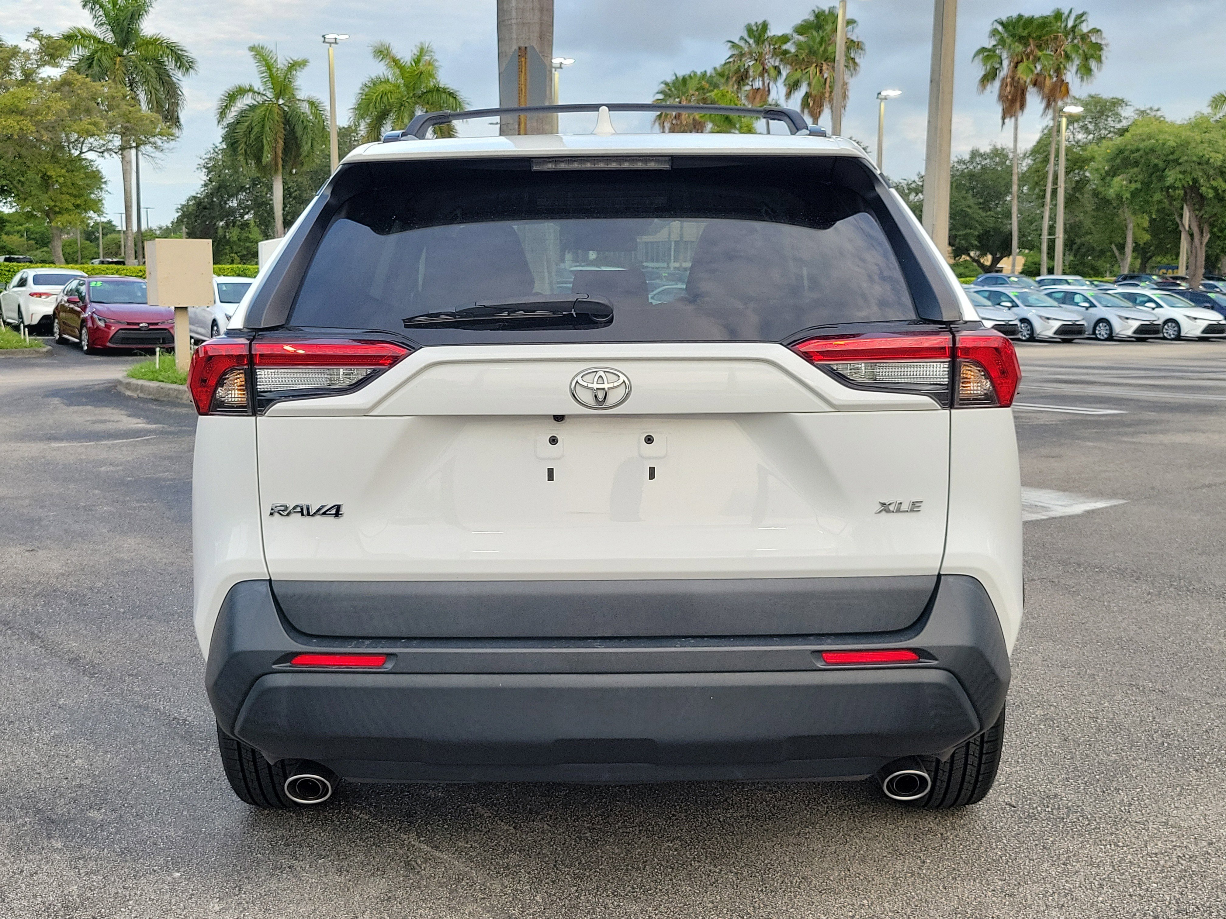 Used 2021 Super White Toyota XLE image 5