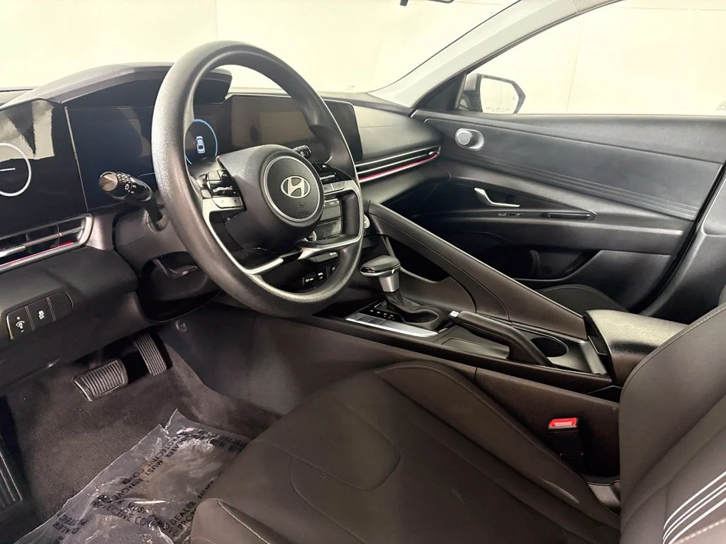 Used 2024 Silver Hyundai SEL image 23
