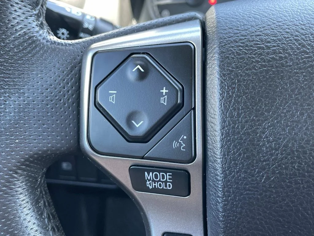 Used 2022 Gray Toyota SR5 image 27