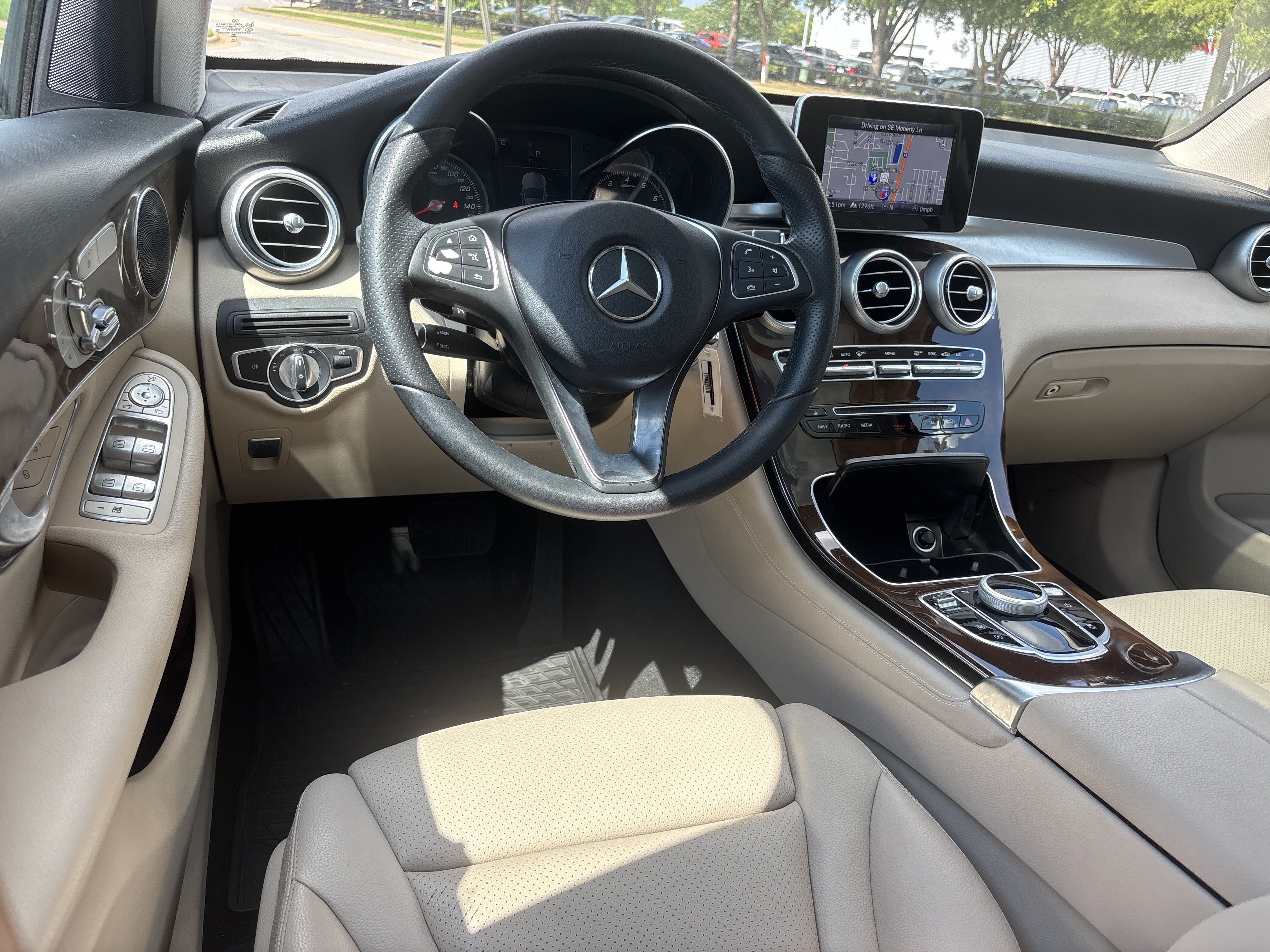 Used 2018 POLAR WHITE Mercedes-Benz 300 4Matic image 17